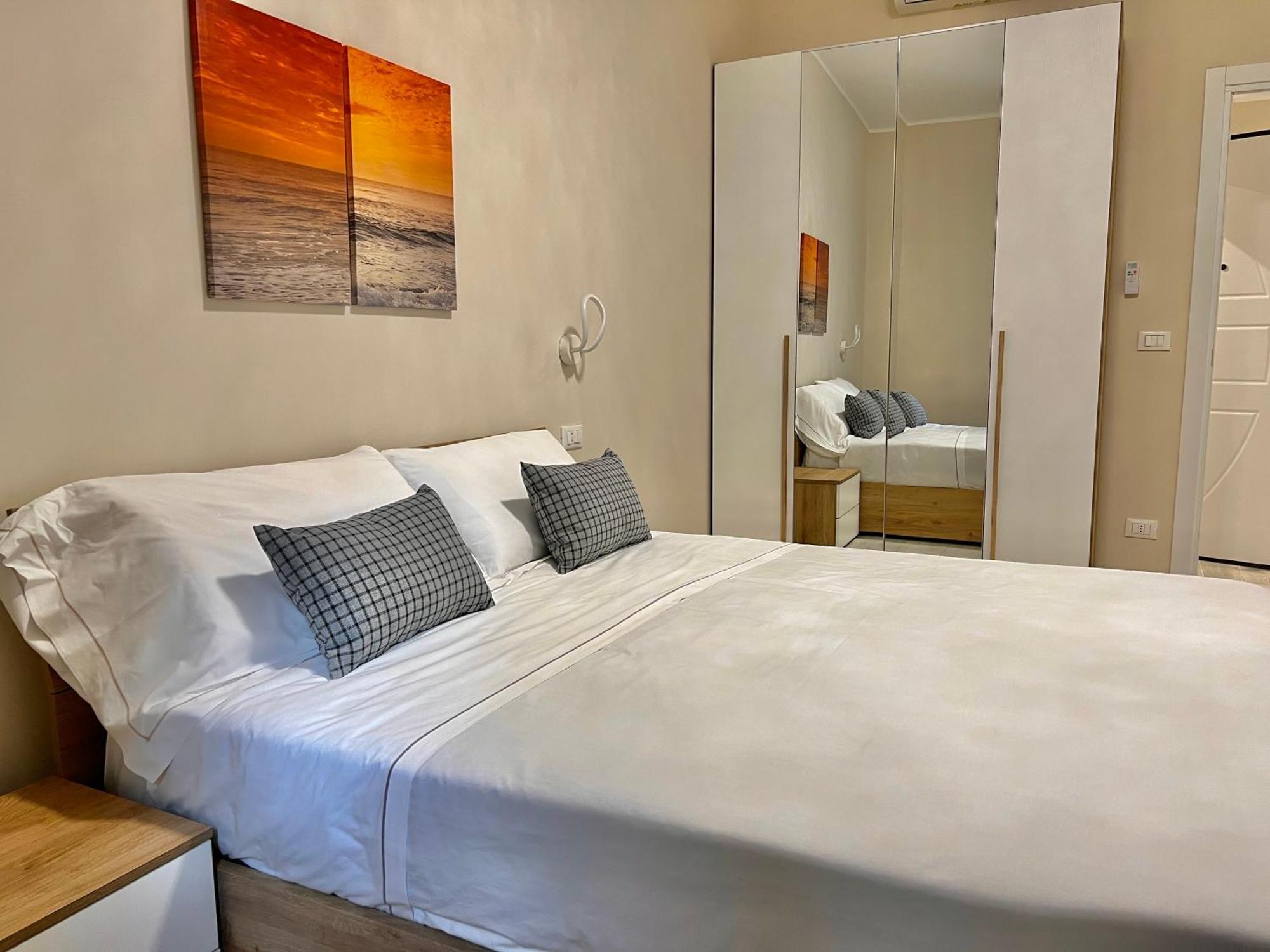 Lomellini One Apartment Genoa Bagian luar foto