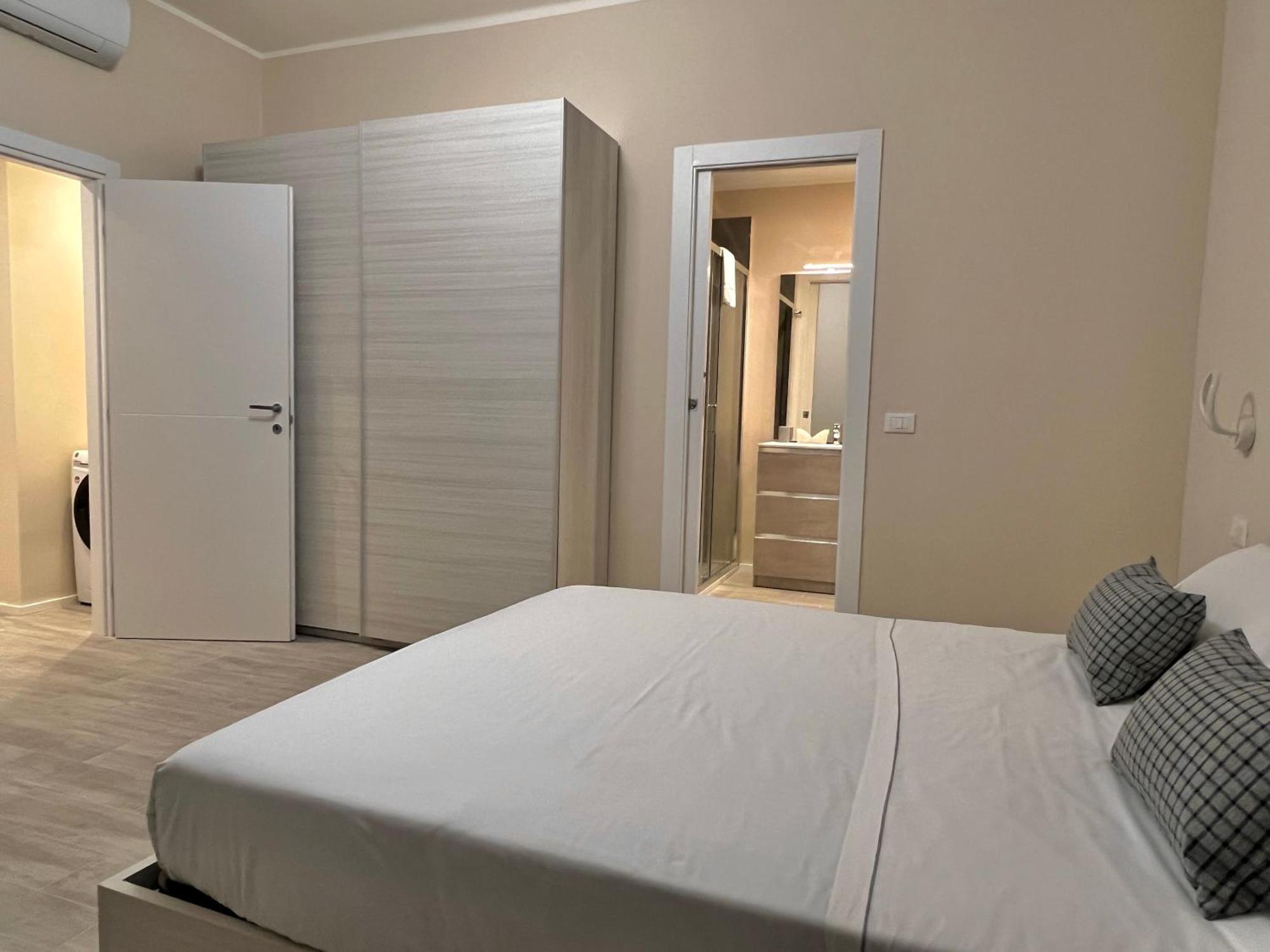 Lomellini One Apartment Genoa Bagian luar foto
