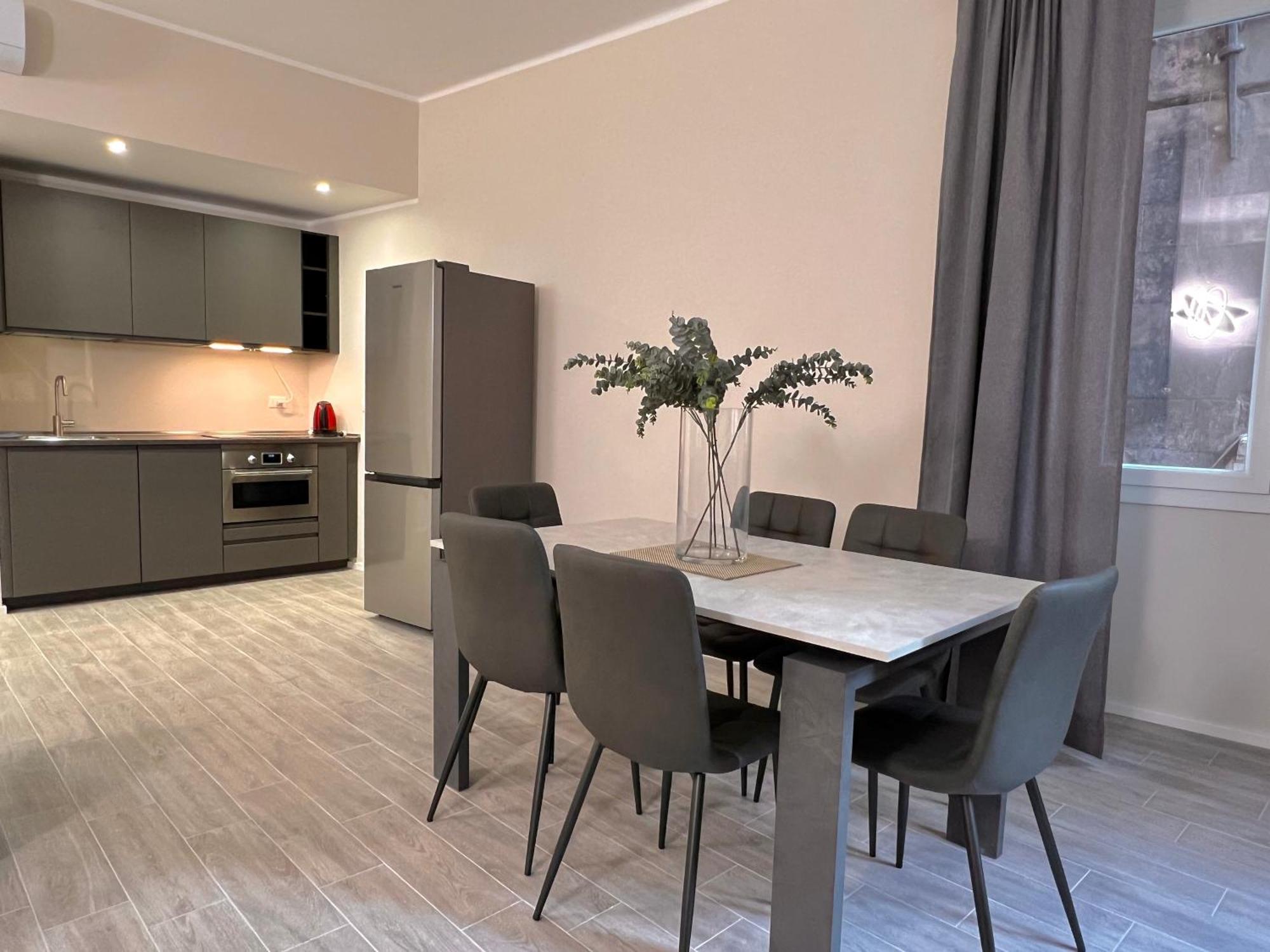 Lomellini One Apartment Genoa Bagian luar foto