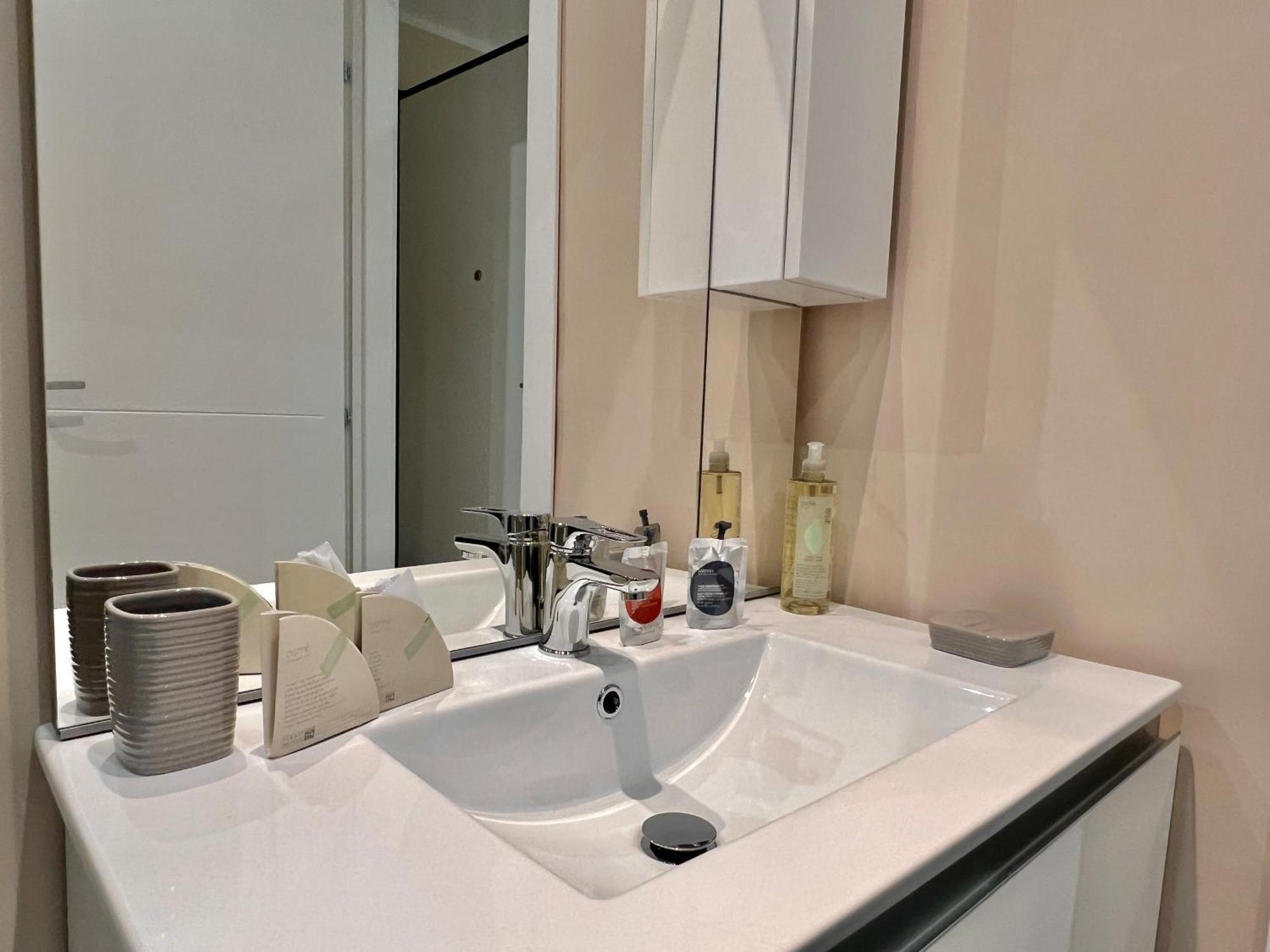 Lomellini One Apartment Genoa Bagian luar foto